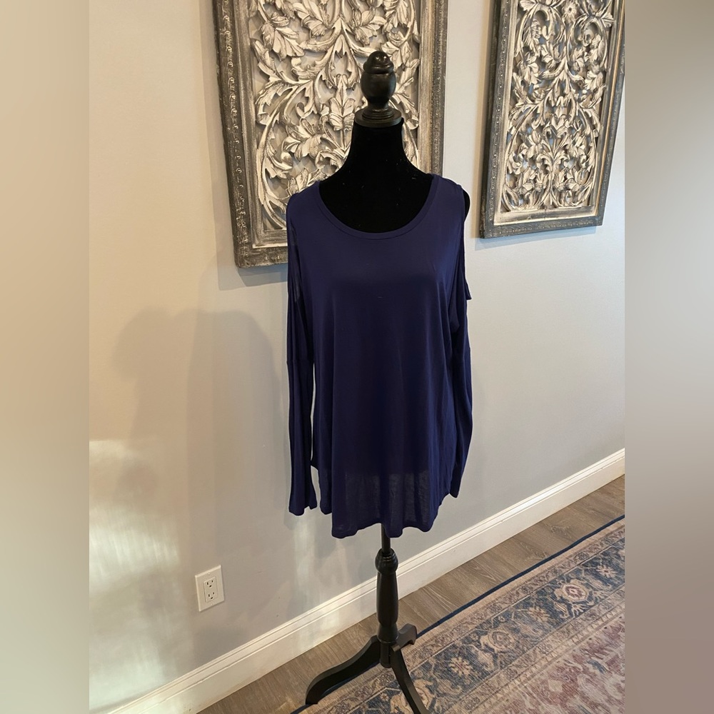 Express Cold Shoulder